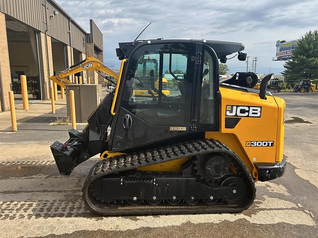 Image of JCB 300T equipment image 2