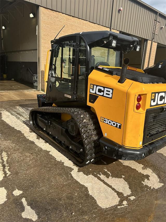 Image of JCB 300T equipment image 3