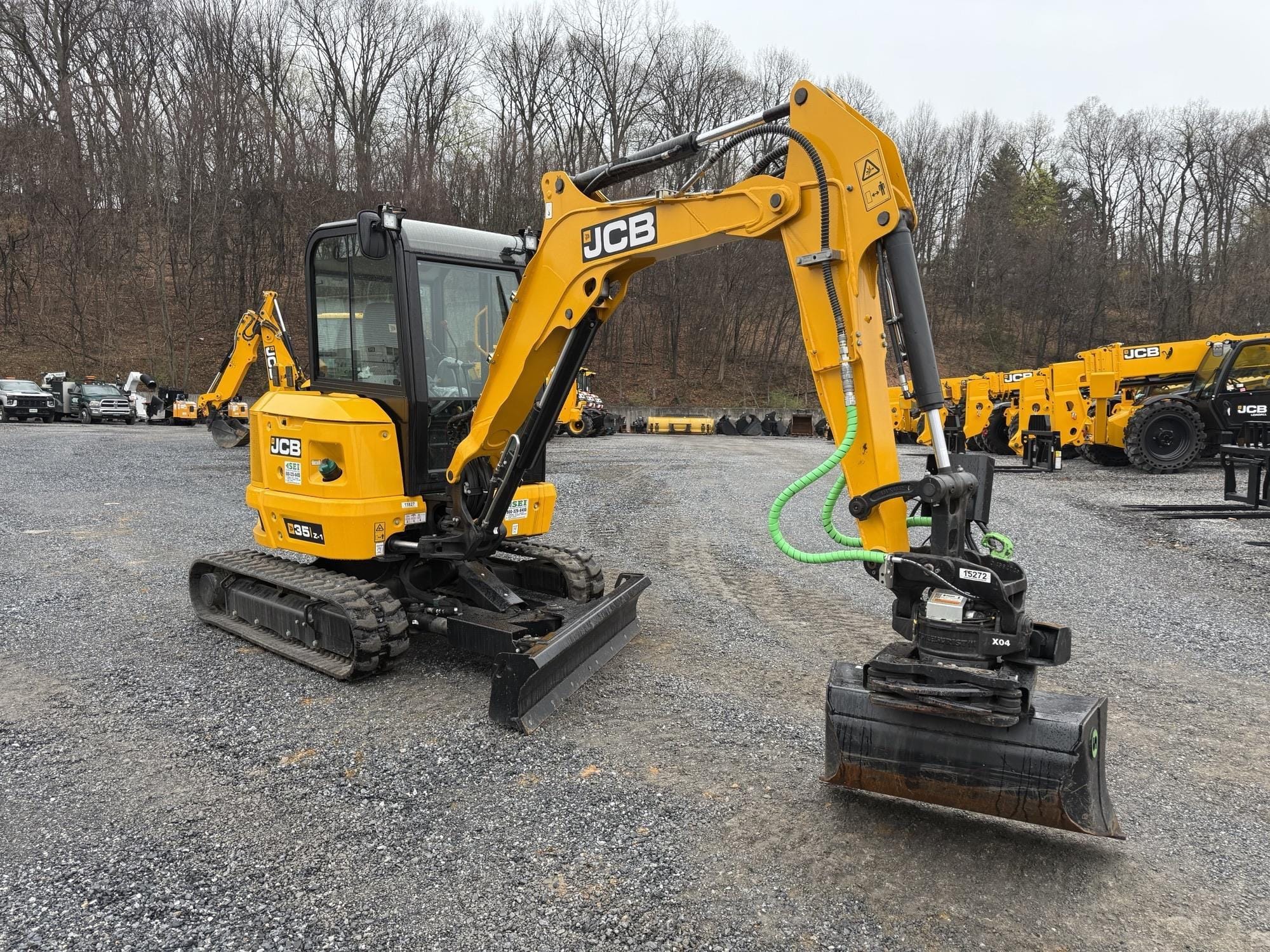 2023 JCB 35Z-1 Equipment Image0