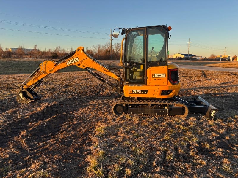 2023 JCB 35Z-1 Equipment Image0