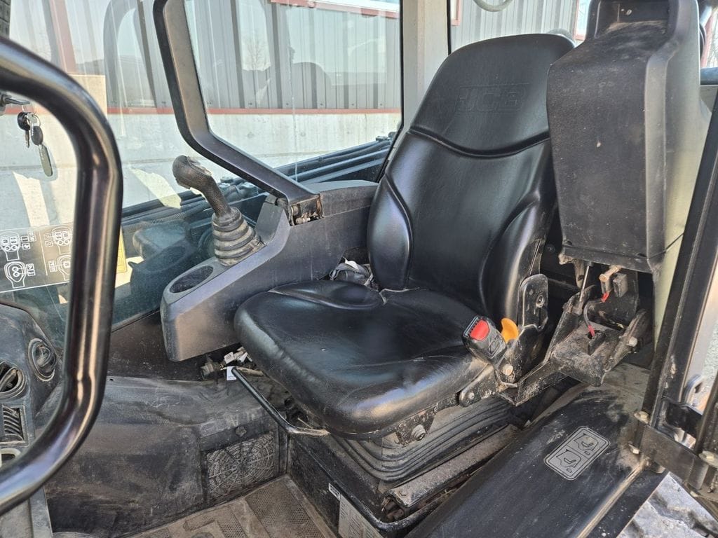 2023 JCB 3TS-8T Equipment Image0