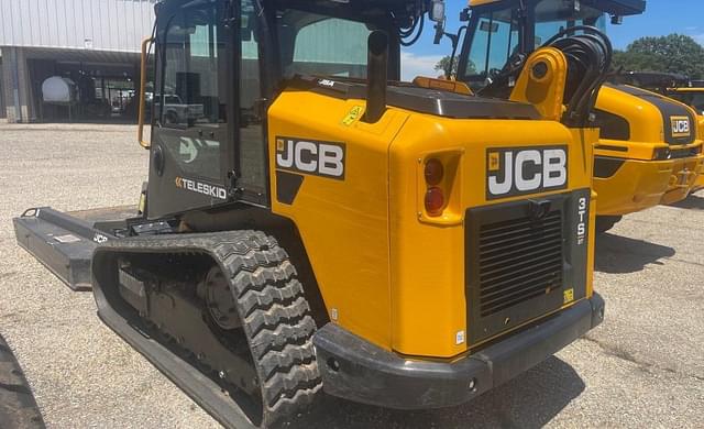 Image of JCB 3TS-8T equipment image 2