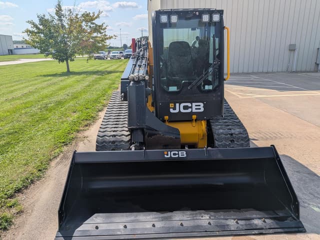 Image of JCB 3TS-8T equipment image 3