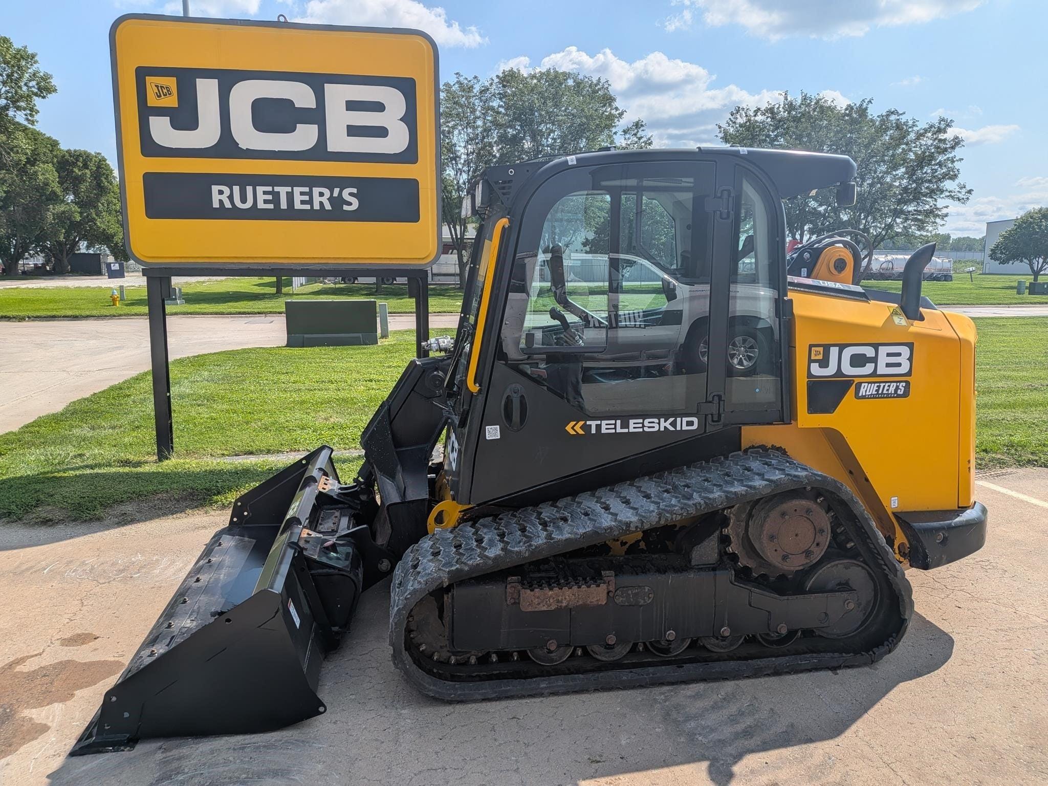 2023 JCB 3TS-8T Equipment Image0