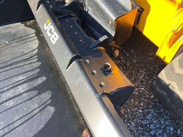 Image of JCB 3TS-8T equipment image 4