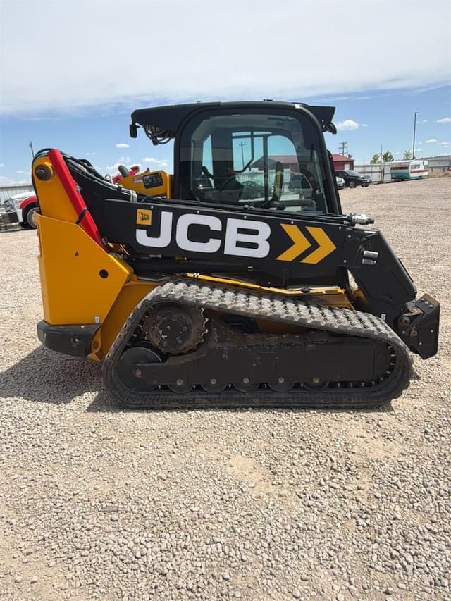 Image of JCB 3TS-8T equipment image 3