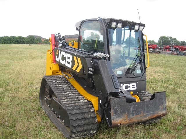 Image of JCB 3TS-8T equipment image 4