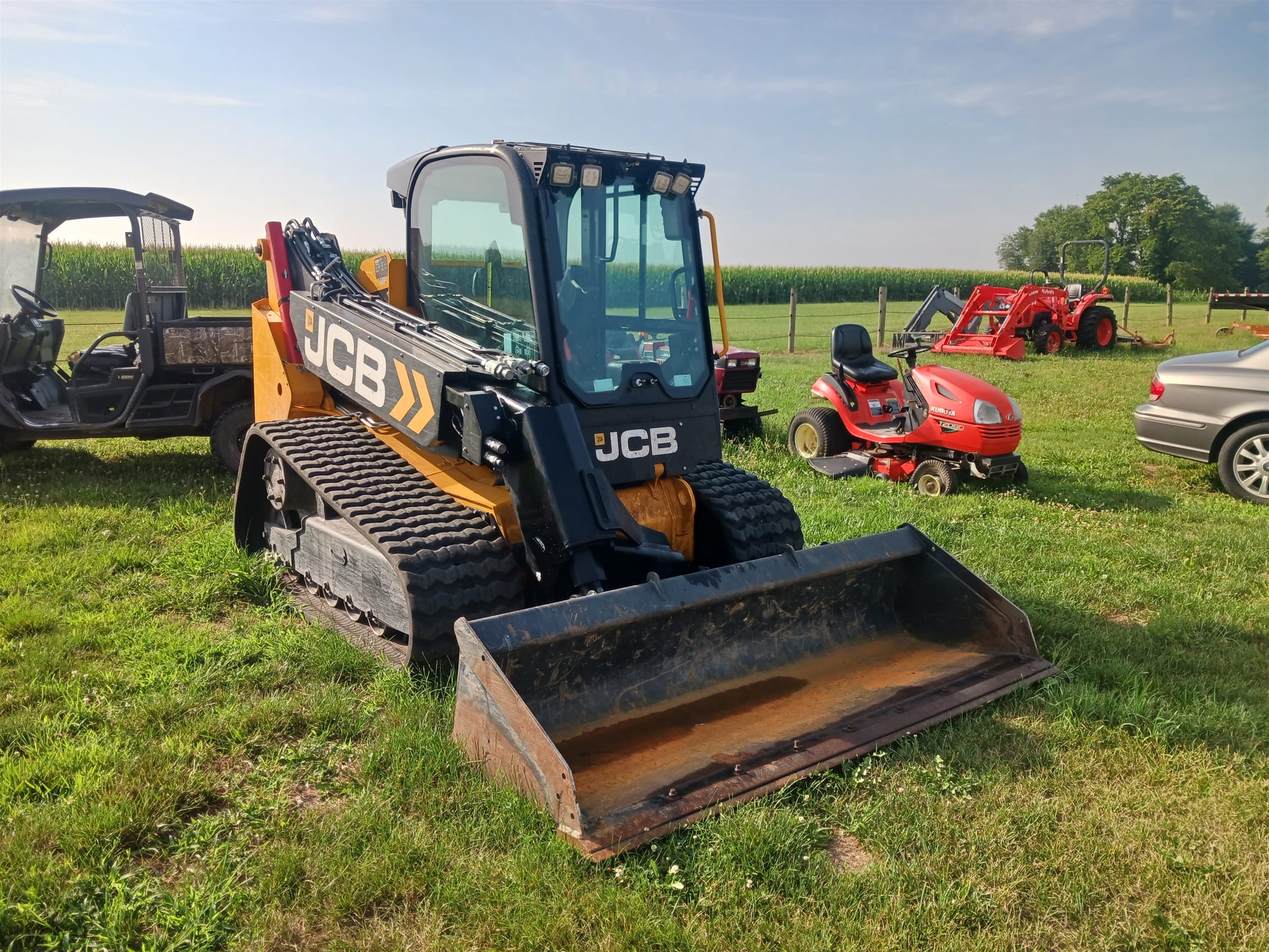 Main image JCB 3TS-8T