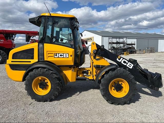 Image of JCB 409 Agri equipment image 1