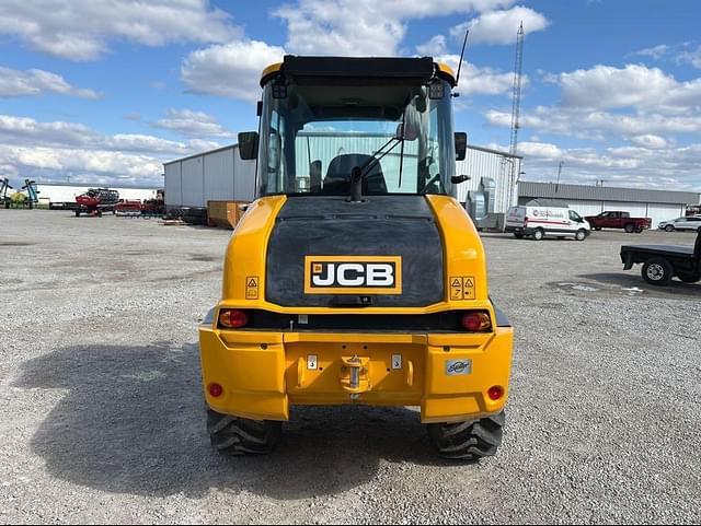 Image of JCB 409 Agri equipment image 3