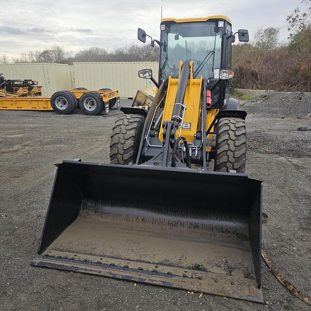 Image of JCB 409 equipment image 1