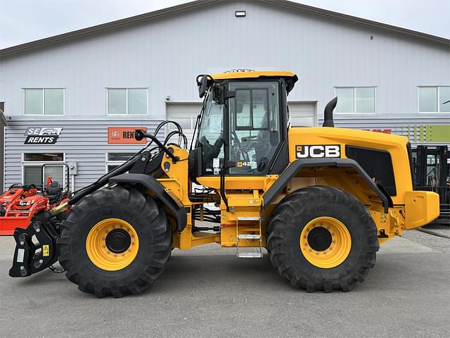 Image of JCB 427 Agri equipment image 1