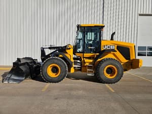 2023 JCB 427 Image