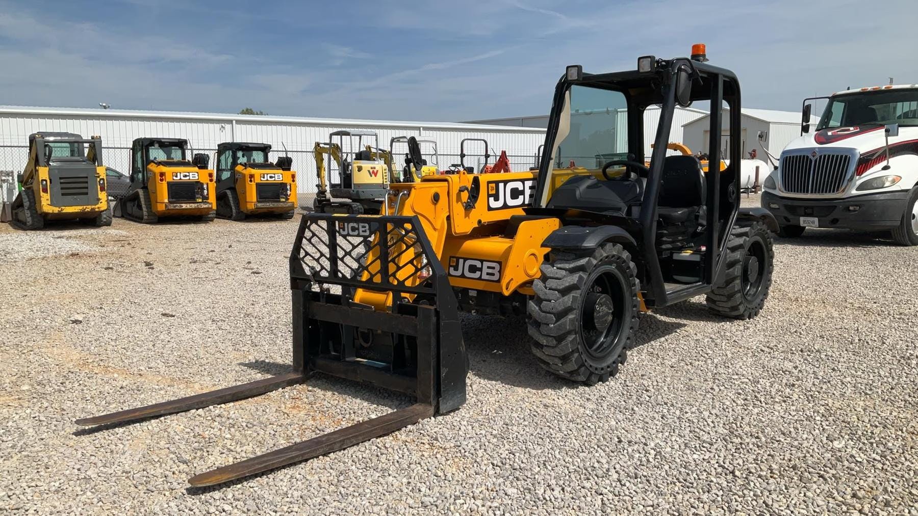 2023 JCB 505-20 Equipment Image0