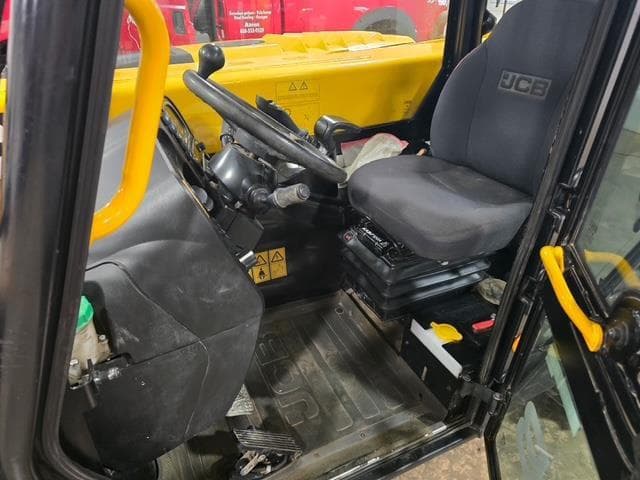 Image of JCB 525-60 Agri Plus equipment image 2