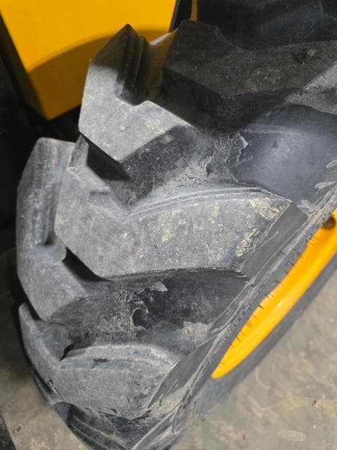 Image of JCB 525-60 Agri Plus equipment image 3