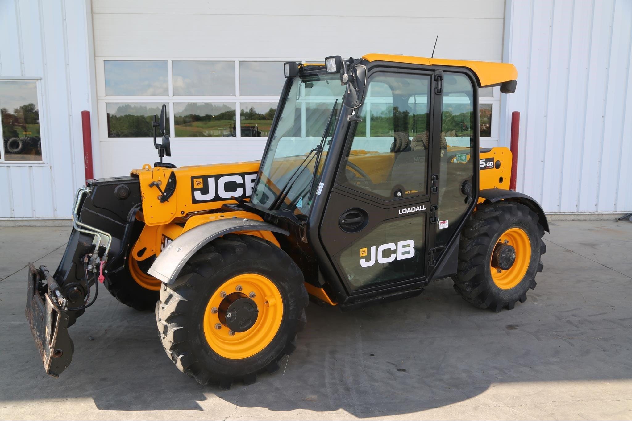 2023 JCB 525-60 Agri Plus Equipment Image0