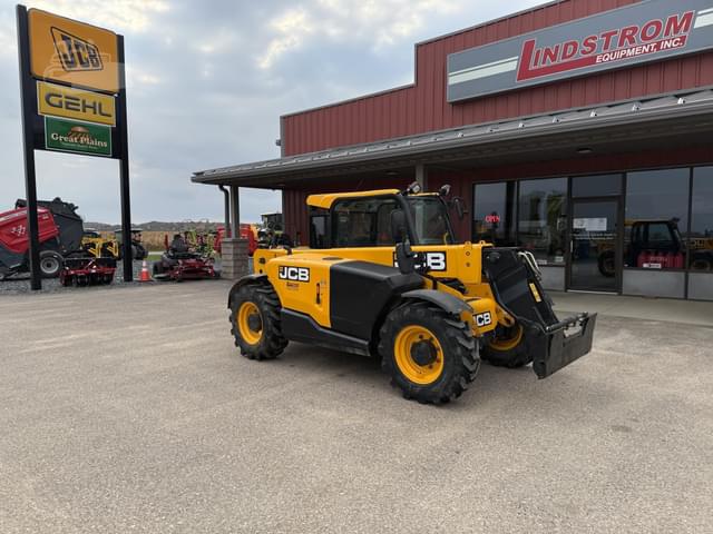Image of JCB 525-60 Agri Plus equipment image 2
