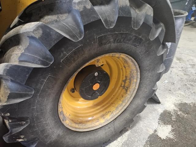 Image of JCB 542-70 Agri Plus equipment image 3