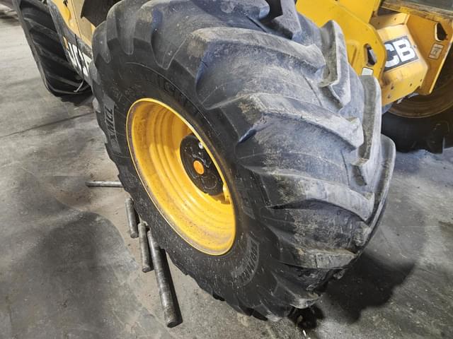 Image of JCB 542-70 Agri Plus equipment image 1