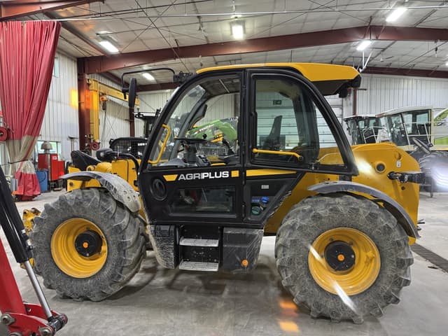 Image of JCB 542-70 Agri Plus equipment image 2