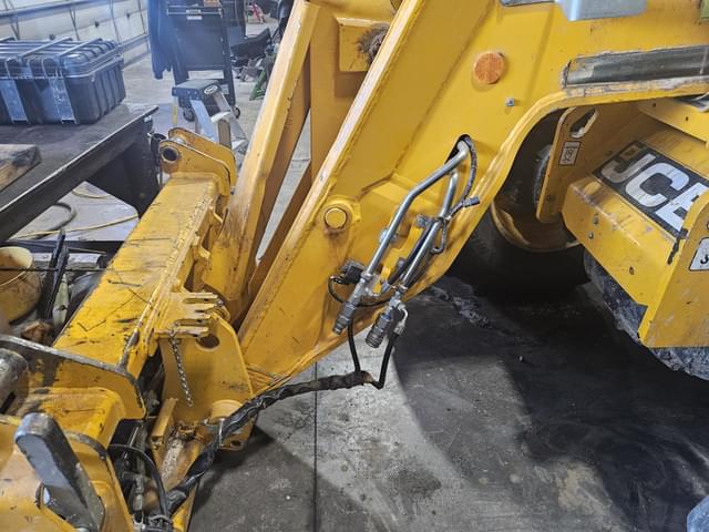 Image of JCB 542-70 Agri Plus equipment image 4