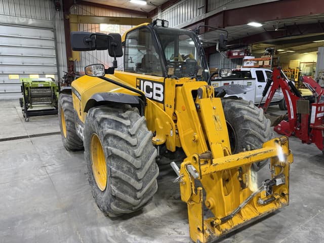 Image of JCB 542-70 Agri Plus equipment image 1