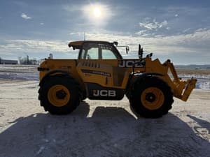2023 JCB 542-70 Agri Plus Image
