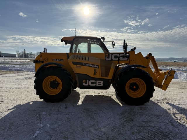 Image of JCB 542-70 Agri Plus equipment image 2
