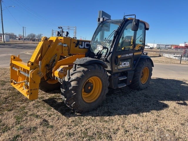 2023 JCB 542-70 Agri Plus Equipment Image0