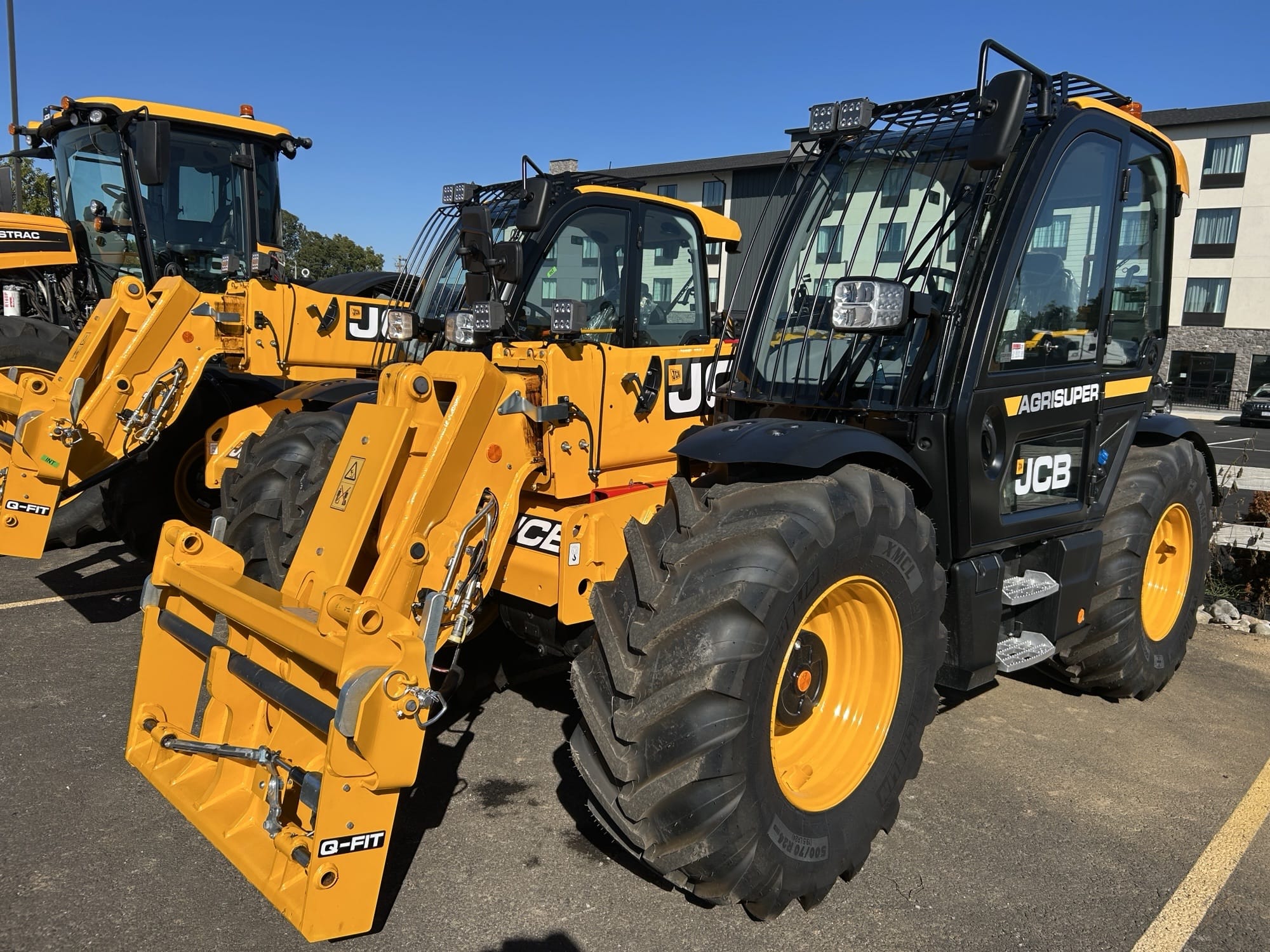 2023 JCB 560-80 Agri Super Equipment Image0
