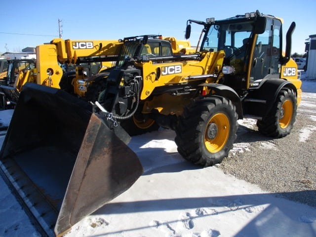 2023 JCB TM320 Equipment Image0