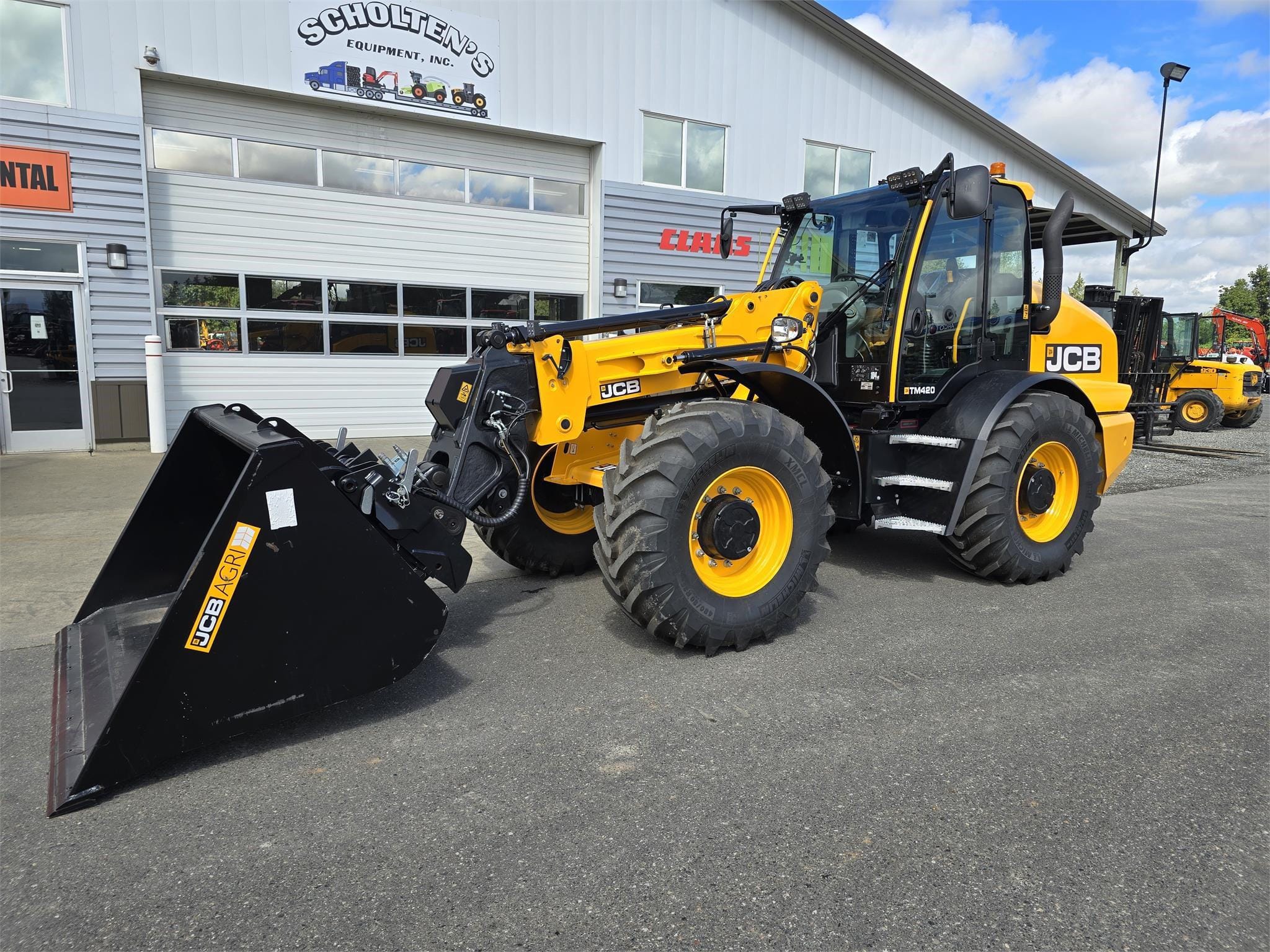 2023 JCB TM420 Equipment Image0