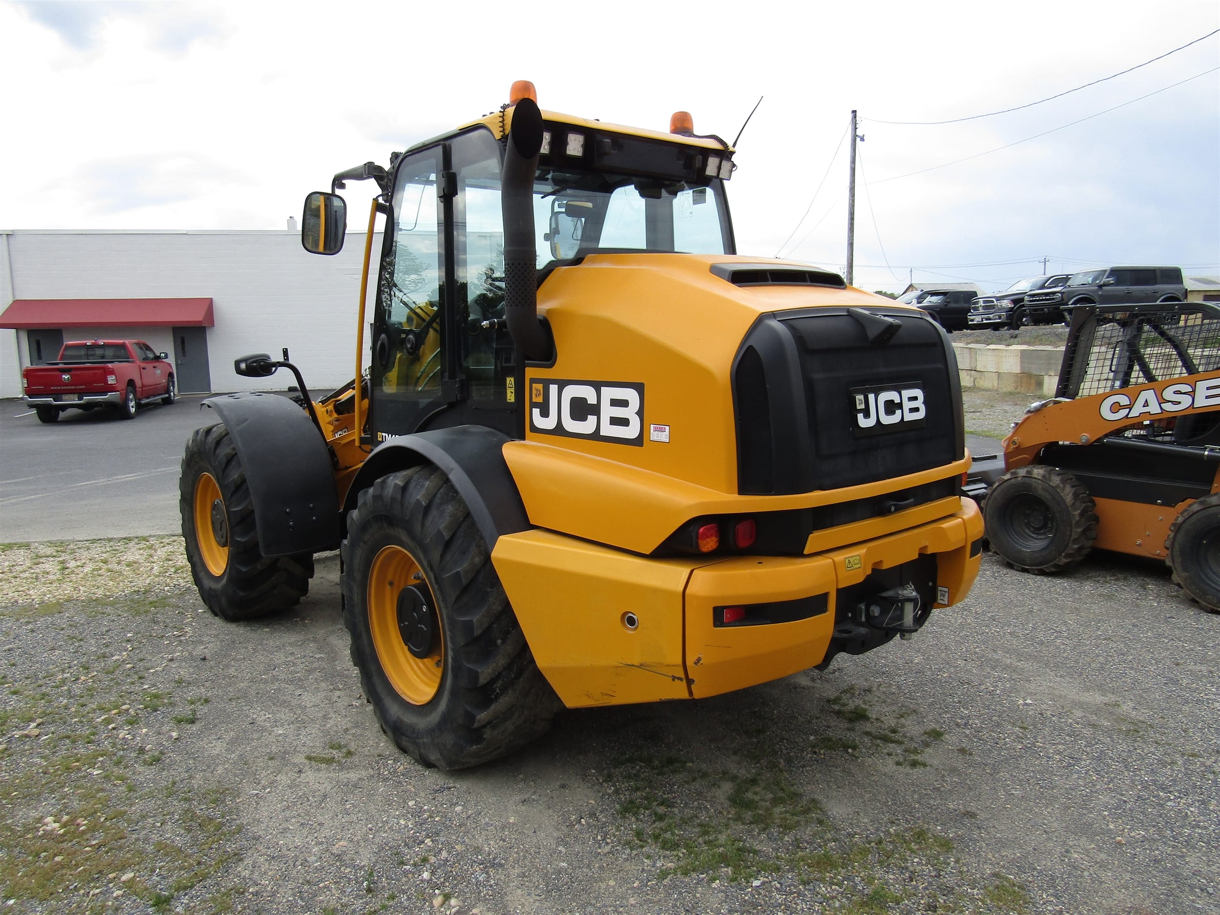 2023 JCB TM420 Equipment Image0