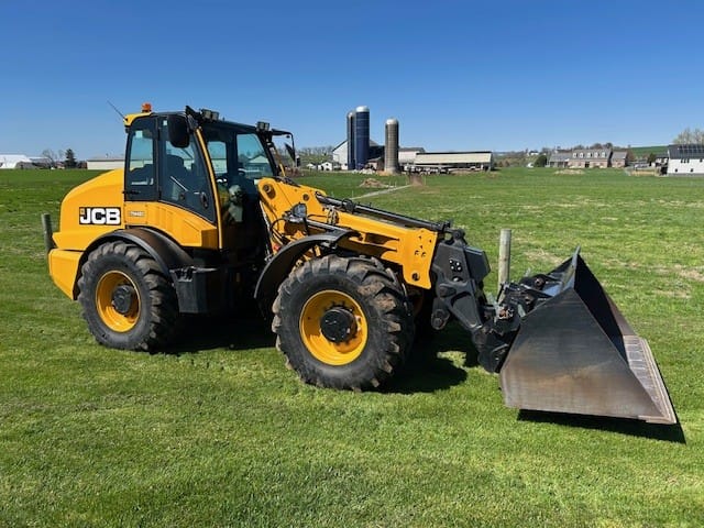 2023 JCB TM420 Equipment Image0