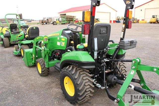 Image of John Deere 1023E equipment image 2