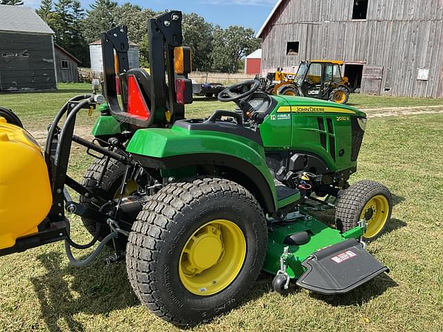 Image of John Deere 2032R equipment image 2