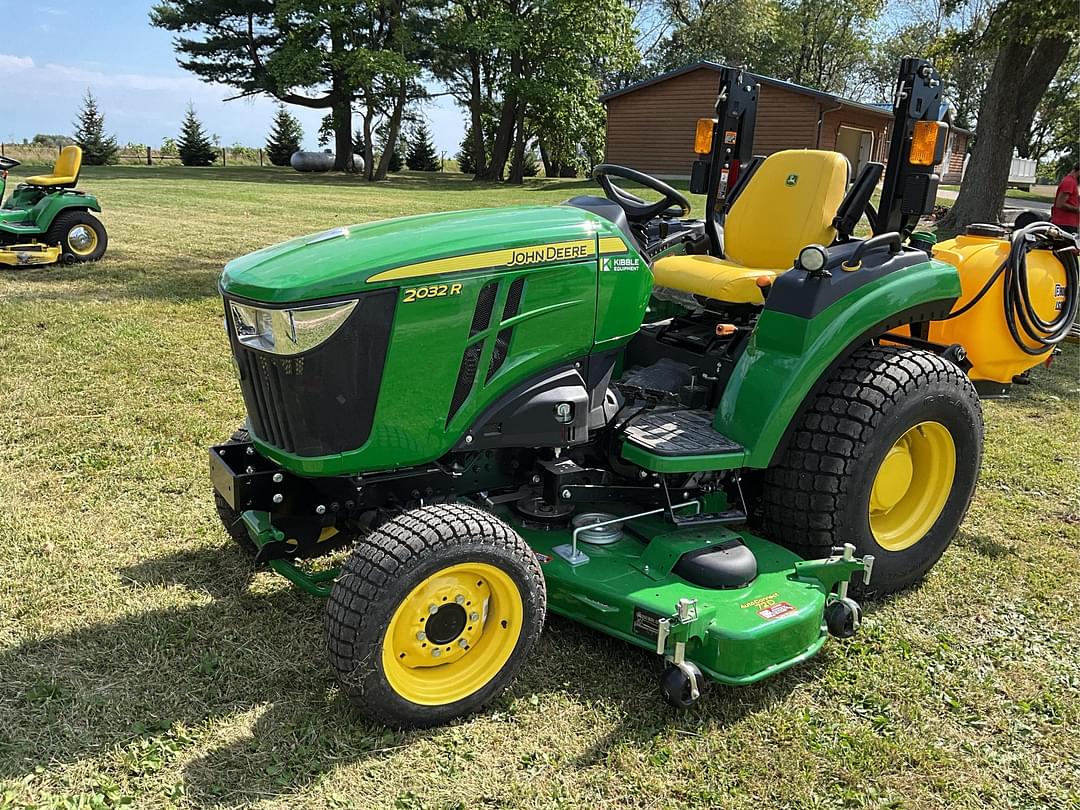 Image of John Deere 2032R Primary image