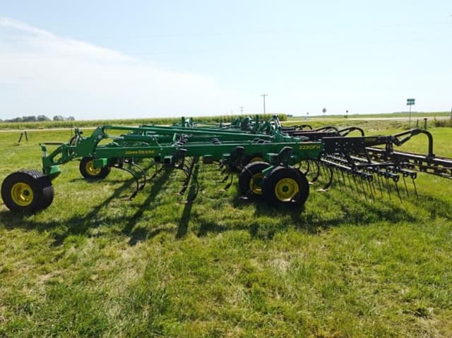 Image of John Deere 2230FH equipment image 1
