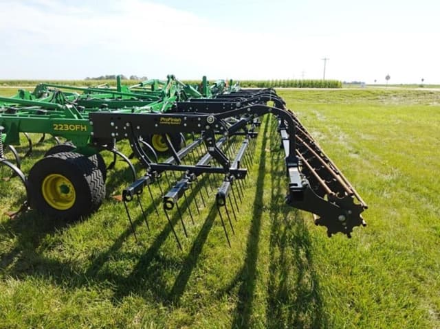 Image of John Deere 2230FH equipment image 2