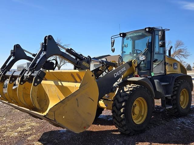 Image of John Deere 344P equipment image 2