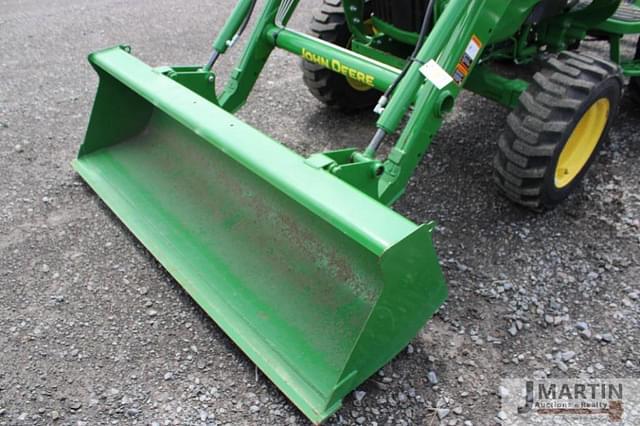 Image of John Deere 4044M equipment image 4