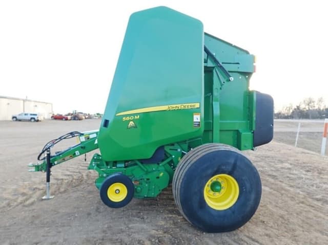 Image of John Deere 560M equipment image 4