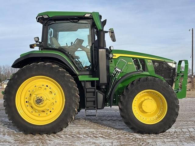 Image of John Deere 7R 230 equipment image 3