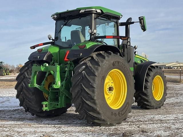 Image of John Deere 8R 230 equipment image 4