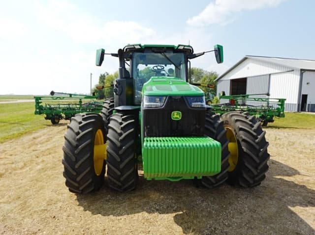 Image of John Deere 8R 410 equipment image 2