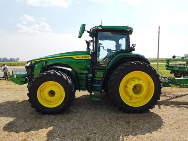 Image of John Deere 8R 410 equipment image 1