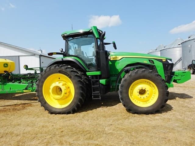 Image of John Deere 8R 410 equipment image 4