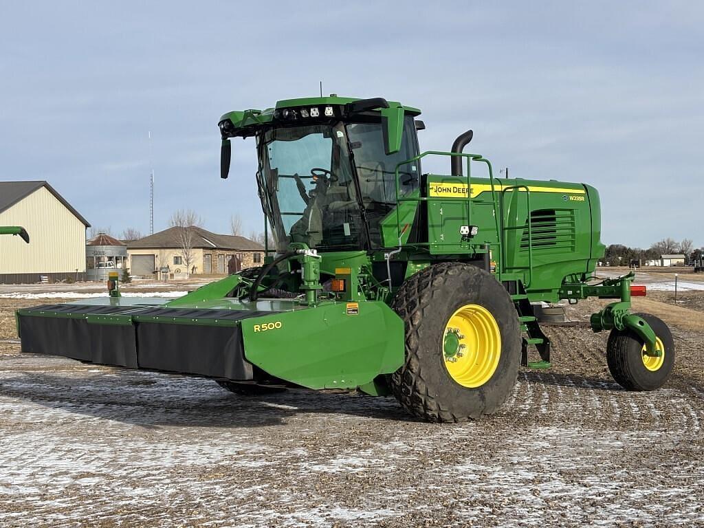 Image of John Deere W235R Primary image