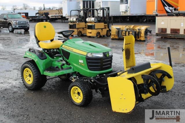 Image of John Deere X739 equipment image 1